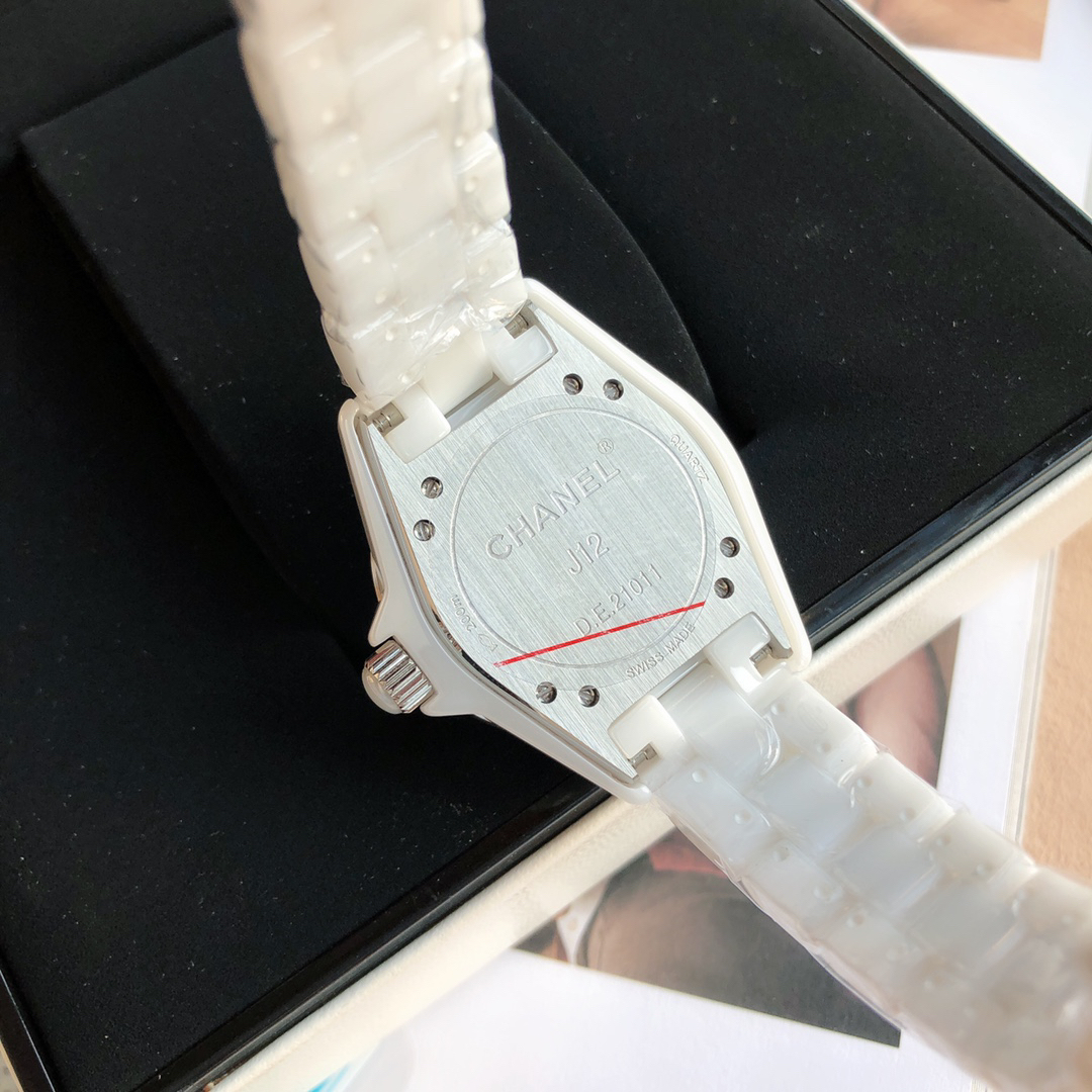 シャネル「Chanel」J12 キャリバー 33MM