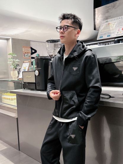 プラダ「Prada」秋冬 メンズ  カジュアルスポーツセット