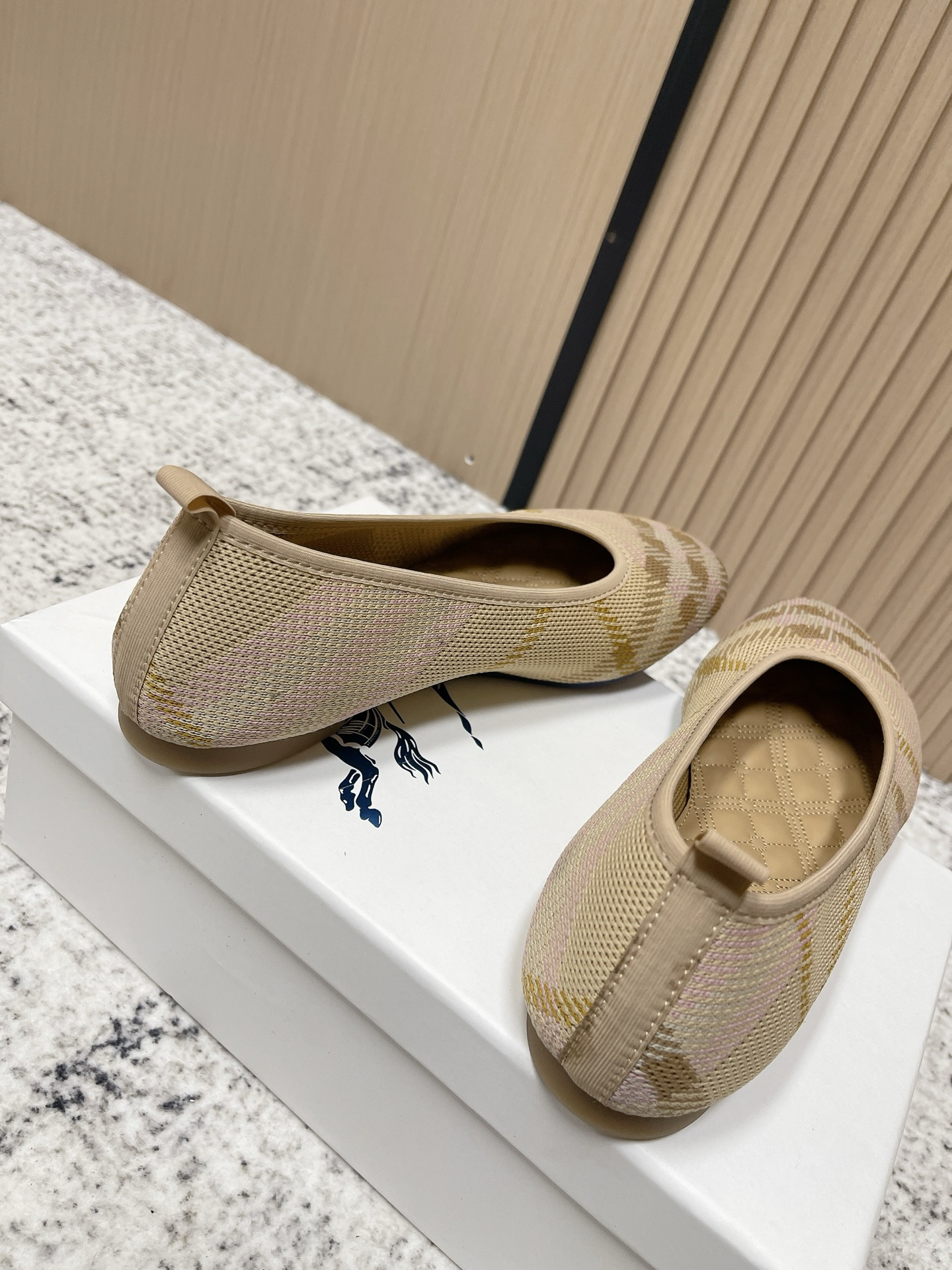 バーバリー「Burberry」バーバリー ネプチューン スニーカー / ソックススニーカー