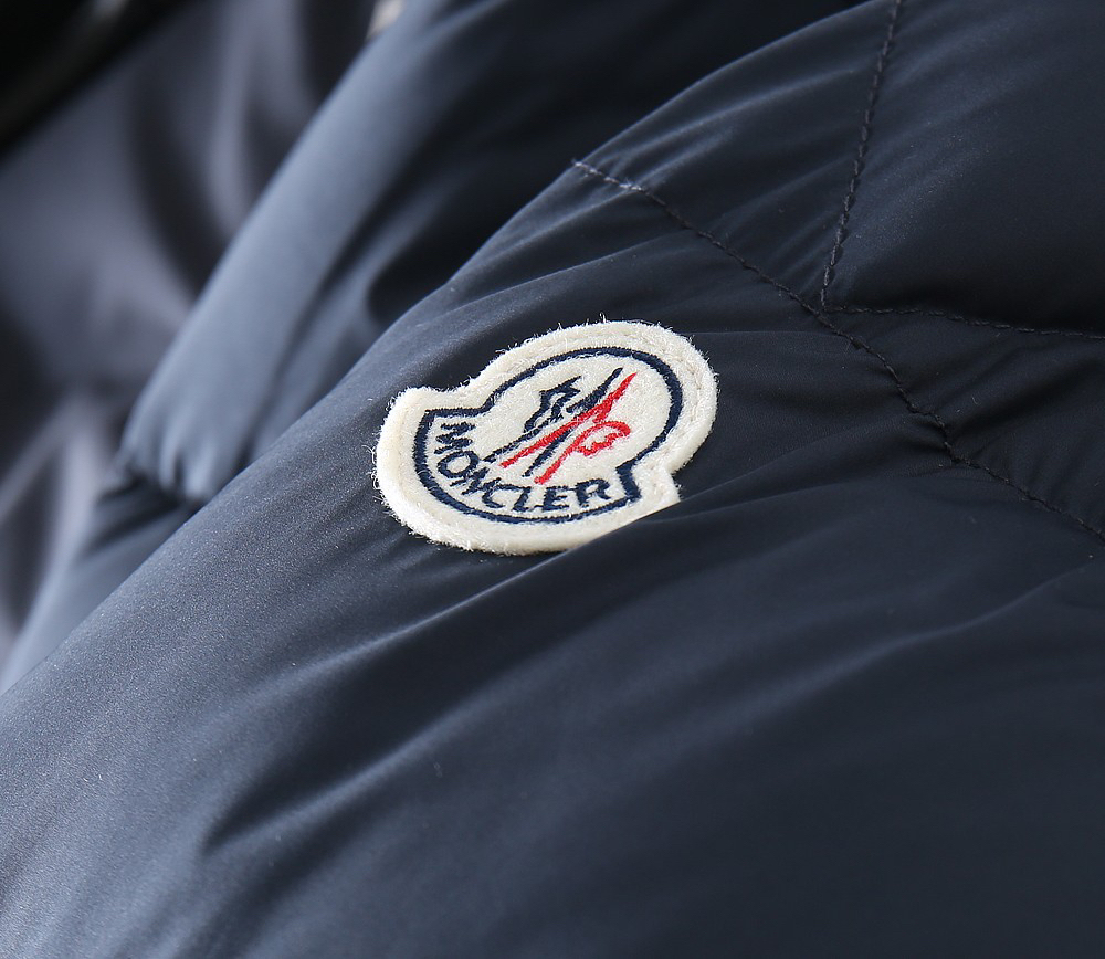 モンクレール「Moncler」秋冬 ダウンジャケット