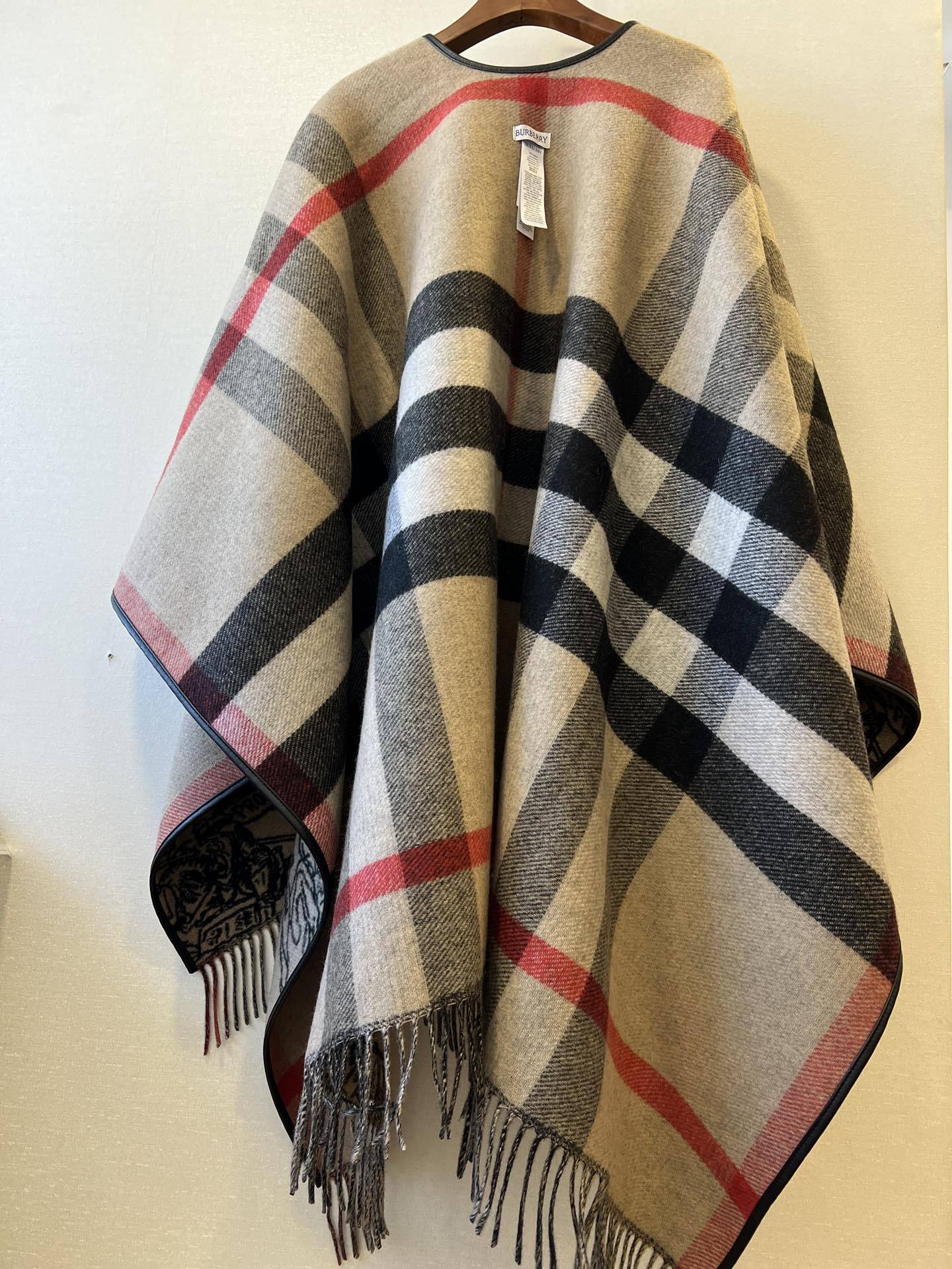 バーバリー「Burberry」リバーシブル チェック ウールケープ 155x130cm