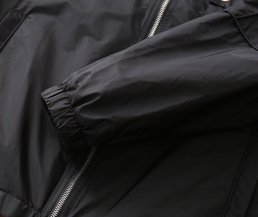 プラダ「Prada」秋冬 フード付きアウター