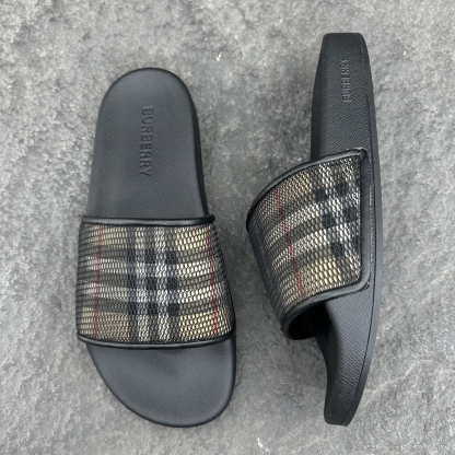 バーバリー「Burberry」バーバリー ビンテージ チェック スライドサンダル / ビーチサンダル