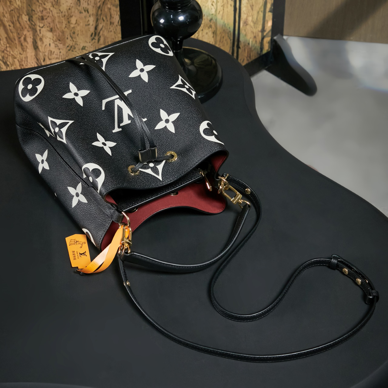 ルイ・ヴィトン「Louis Vuitton」ネオノエ MM