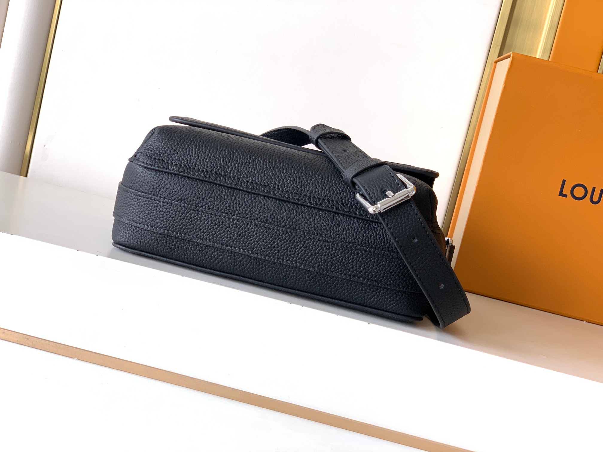 ルイ・ヴィトン「Louis Vuitton」ルイ・ヴィトン ファストライン メッセンジャーバッグ / ショルダーバッグ