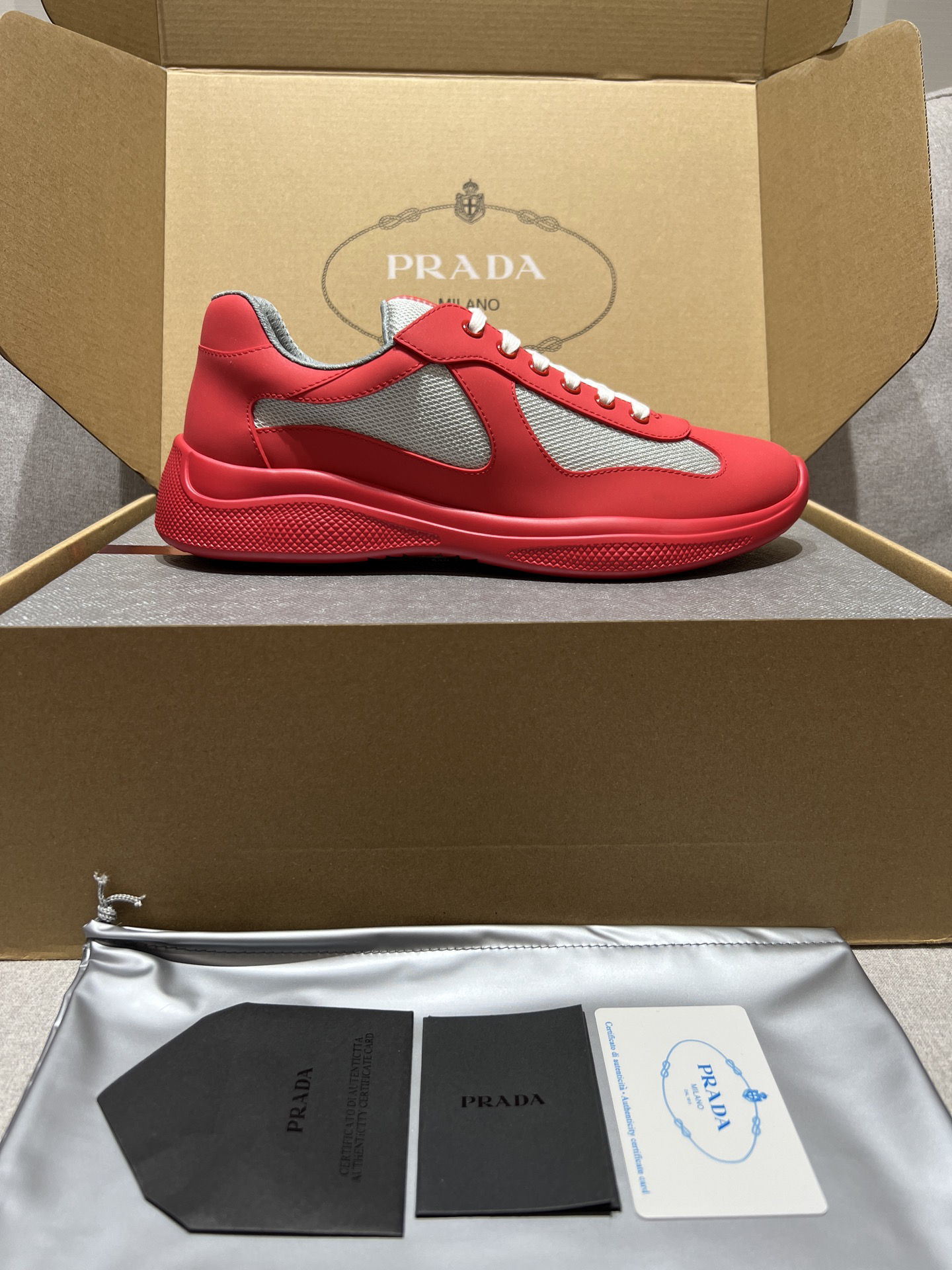 プラダ「Prada」プラダ アメリカスカップ スニーカー / ユニセックスレザースニーカー