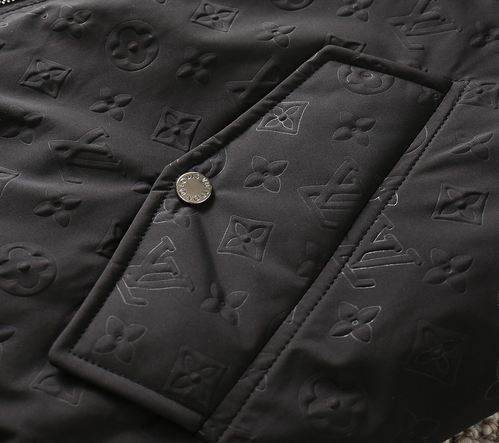 ルイ・ヴィトン「Louis Vuitton」秋冬コレクション ダウンジャケット