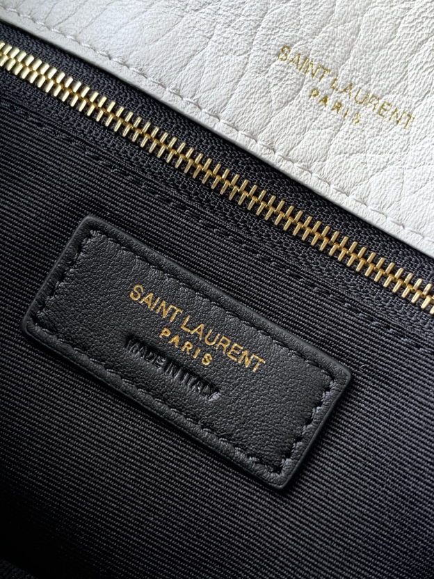 サンローラン「Saint Laurent」カリプソ ミディアム（グレインラムスキン）