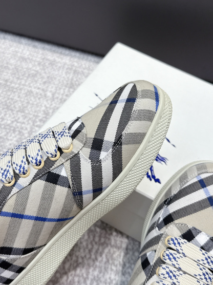 バーバリー「Burberry」バーバリー テラス スニーカー / レザースニーカー
