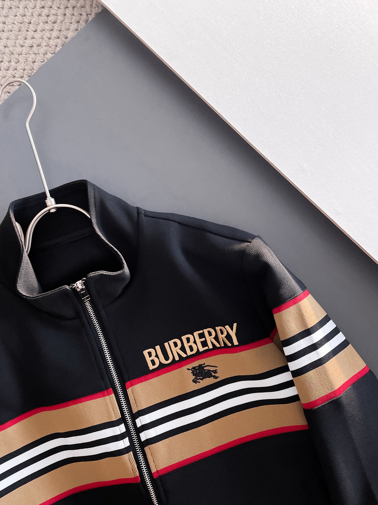 バーバリー「Burberry」秋冬 メンズ  カジュアルスポーツセット