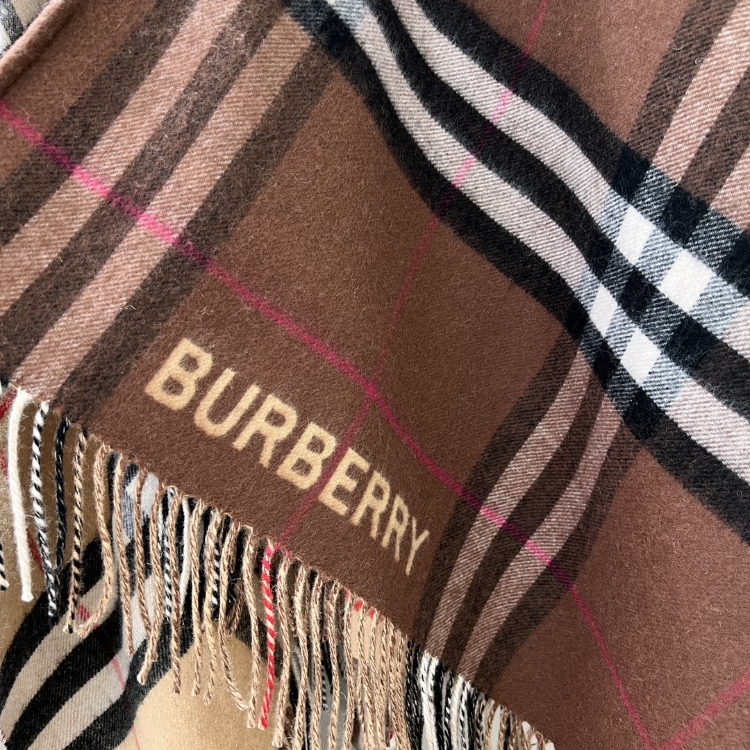 バーバリー「Burberry」リバーシブル チェック ウールケープ 137x152cm