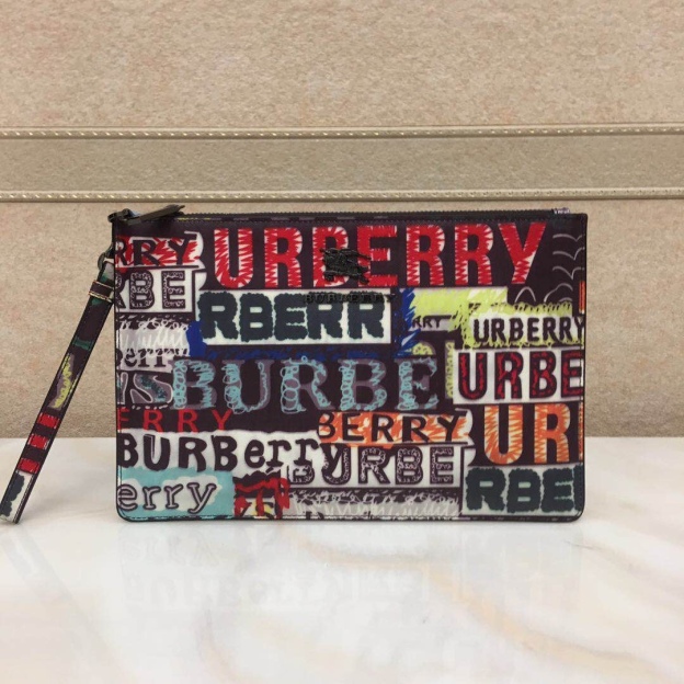 バーバリー「Burberry」ハンドクラッチ