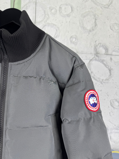 カナダグース「Canada Goose」秋冬ダウンジャケット