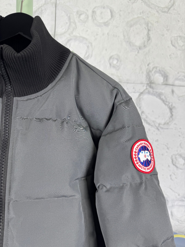 カナダグース「Canada Goose」秋冬ダウンジャケット