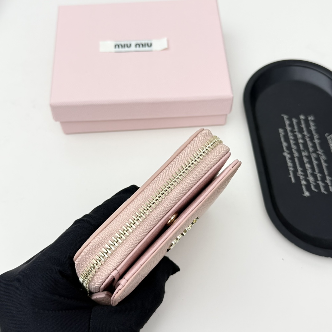 ミュウミュウ「Miu Miu」ミュウミュウ マテラッセ ラムスキン コンパクトバッグ 791 / ショルダーバッグ