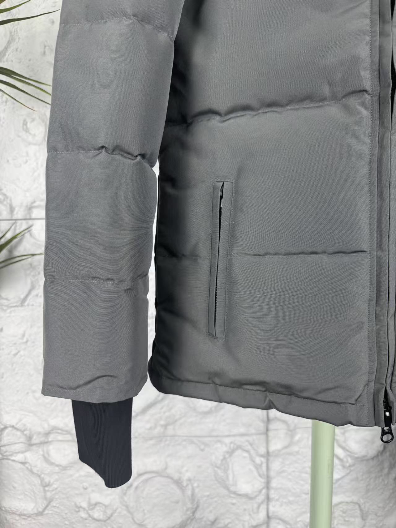 カナダグース「Canada Goose」秋冬フード付きダウンコート