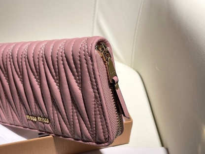 ミュウミュウ「Miu Miu」ミュウミュウ ラムスキン フラップバッグ 5550 / ショルダーバッグ