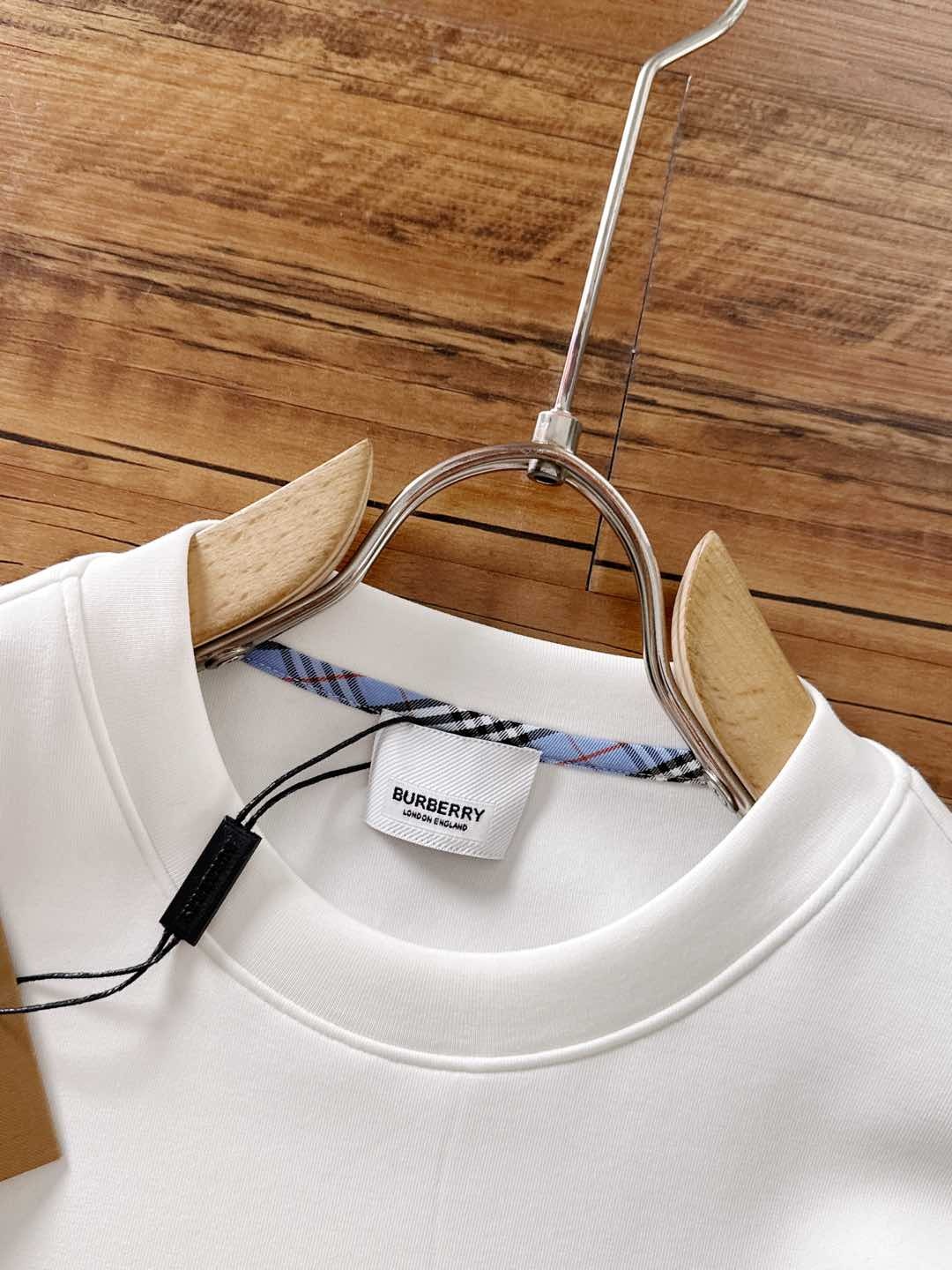 バーバリー「Burberry」秋冬メンズスウェット