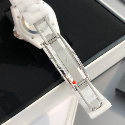 シャネル「Chanel」J12 キャリバー 33MM