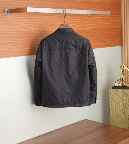 ルイ・ヴィトン「Louis Vuitton」秋冬コレクション クイルテッド ジャケット