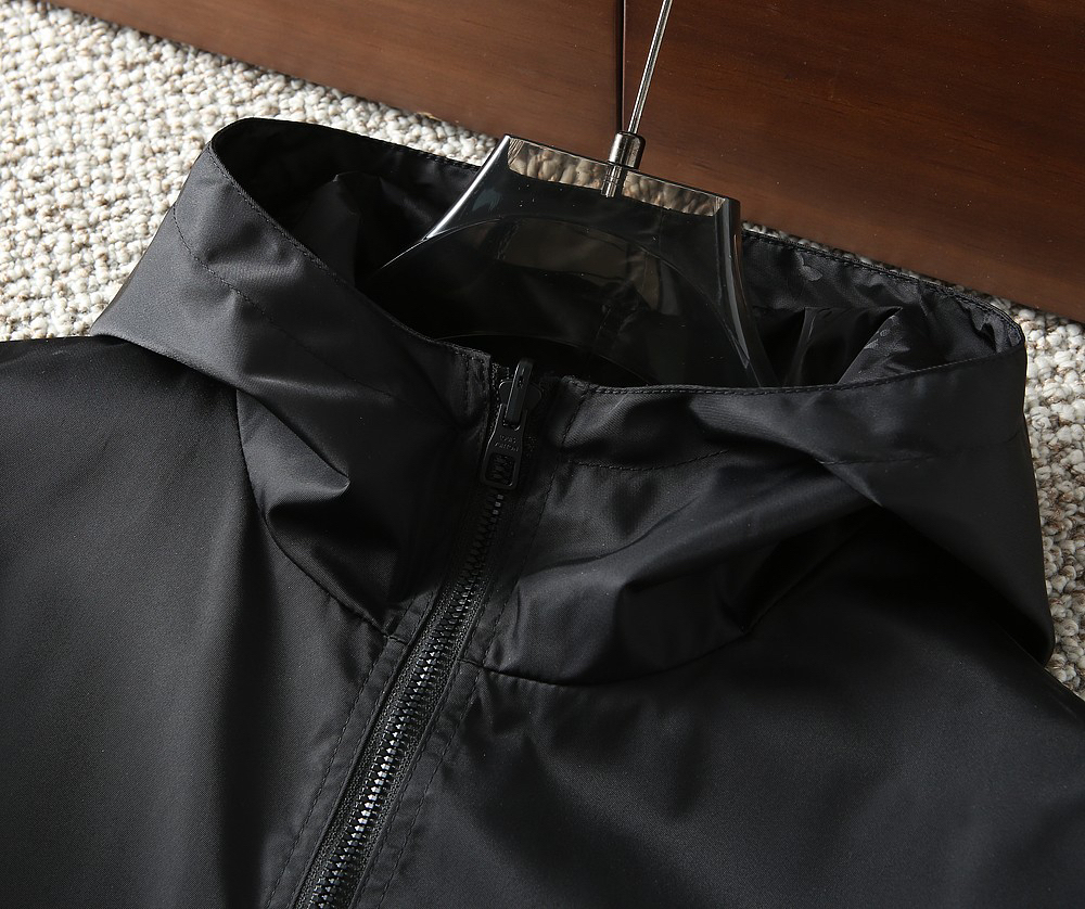 ルイ・ヴィトン「Louis Vuitton」秋冬コレクション クイルテッド ジャケット