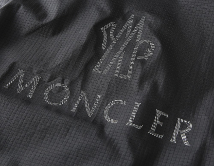モンクレール「Moncler」秋のフード付きジャケット