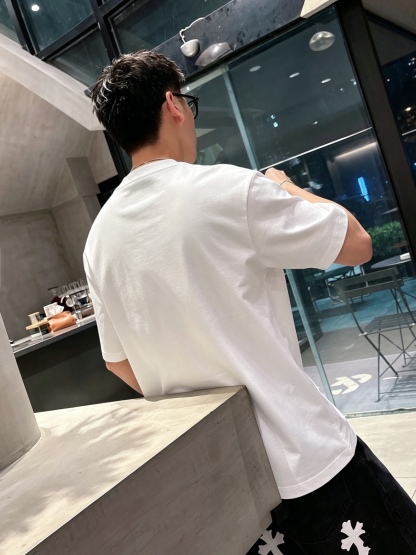ロゴプリントTシャツ / ショートスリーブ クルーネック