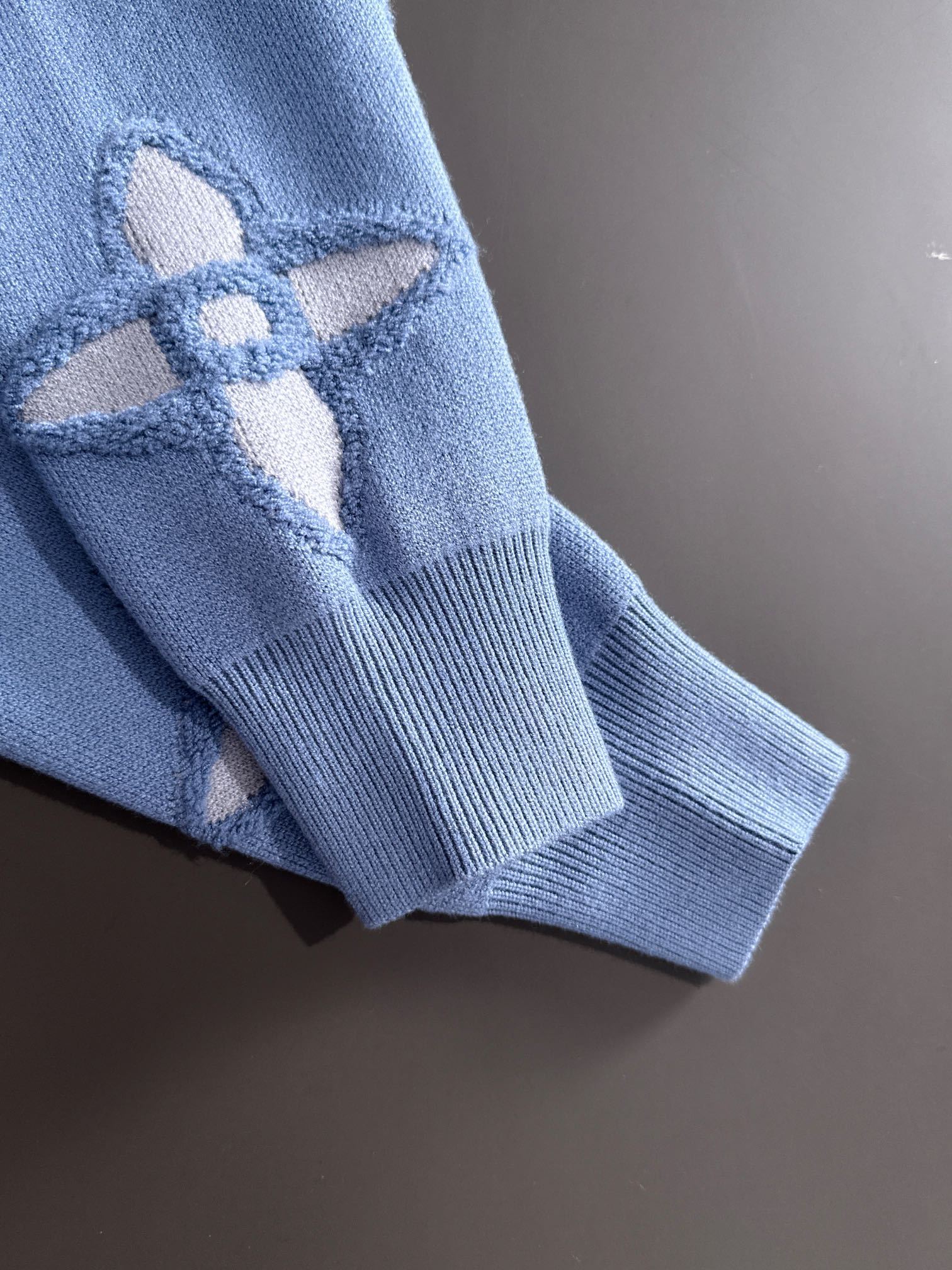 ルイ・ヴィトン「Louis Vuitton」秋冬 メンズ  クルーネックニット