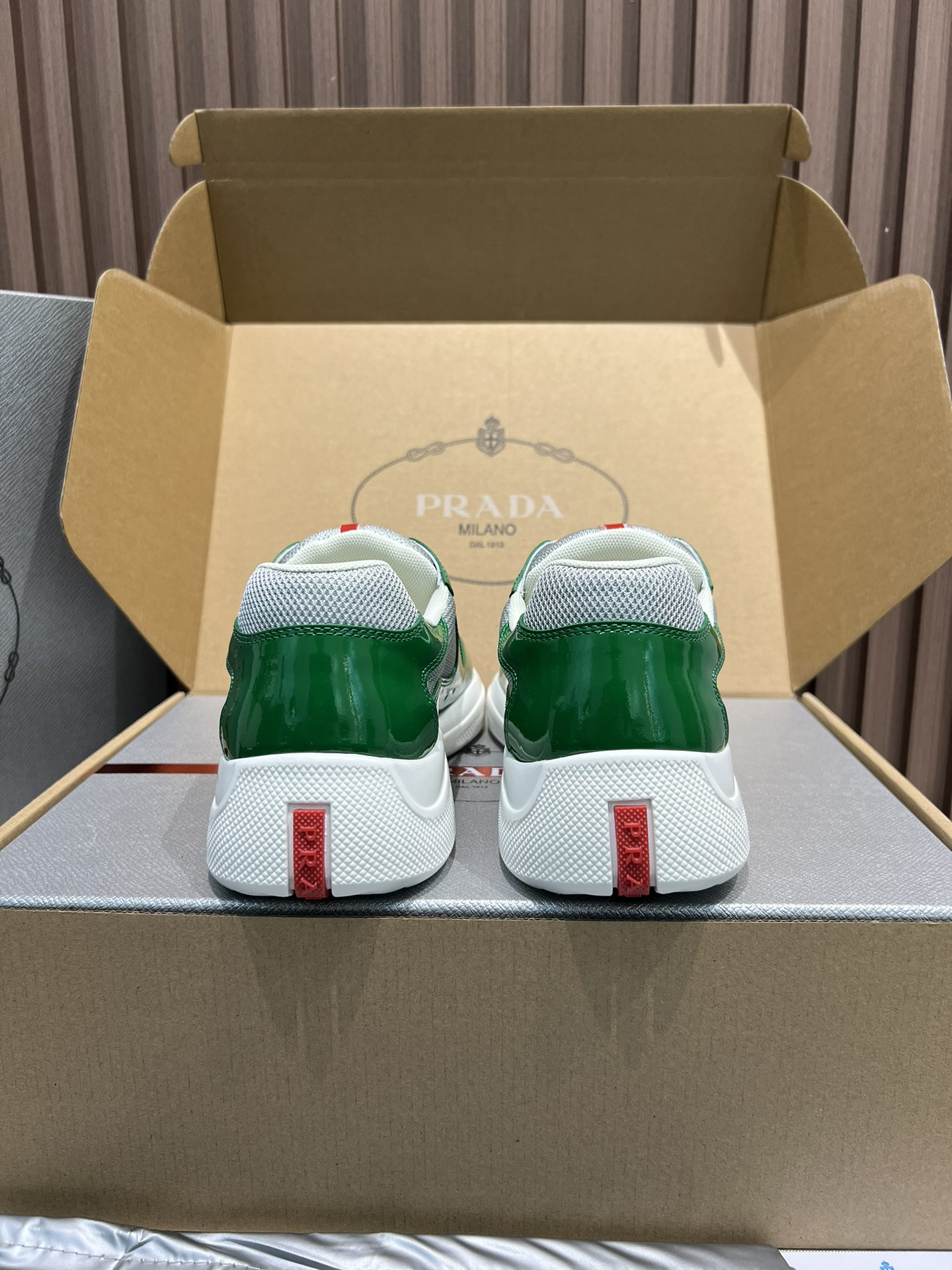プラダ「Prada」プラダ アメリカスカップ スニーカー / ユニセックスレザースニーカー