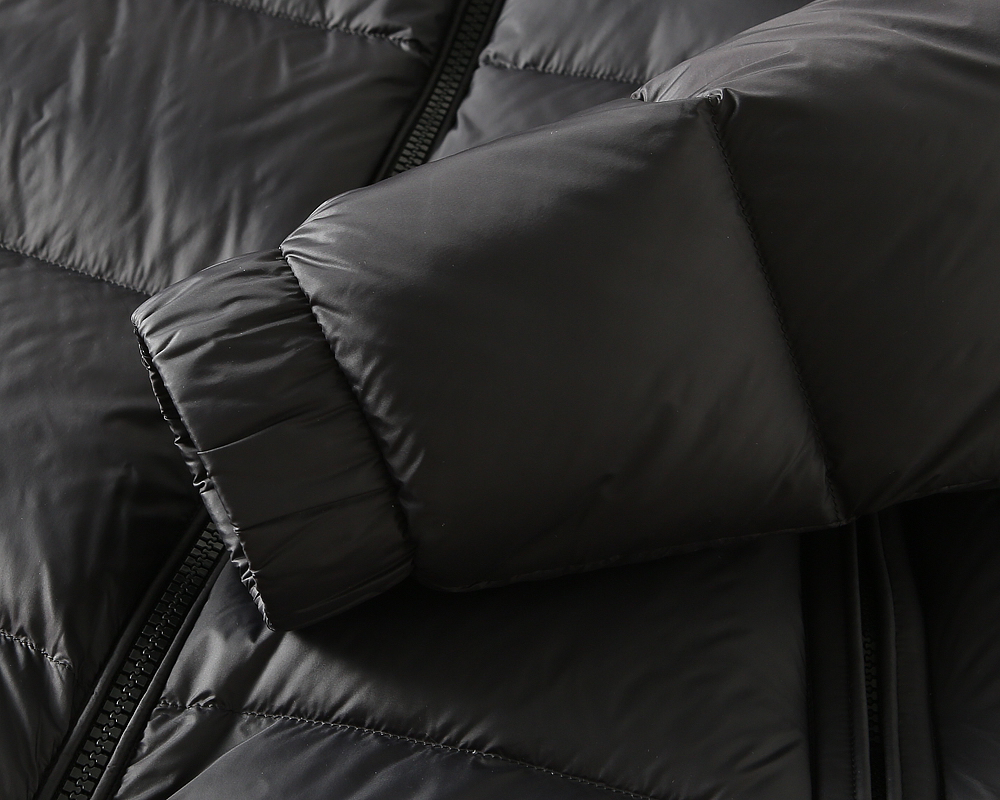 モンクレール「Moncler」秋冬 ダウンジャケット