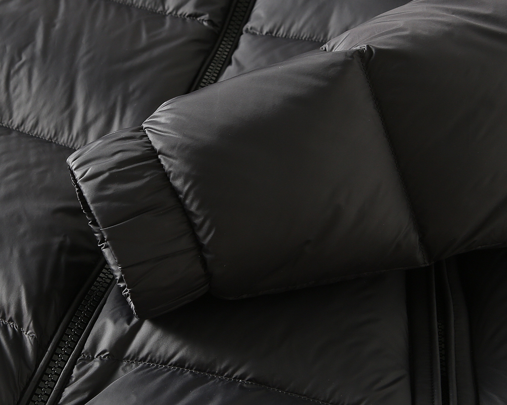 モンクレール「Moncler」秋冬 ダウンジャケット