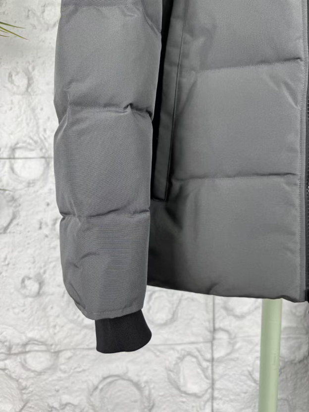 カナダグース「Canada Goose」秋冬ダウンジャケット