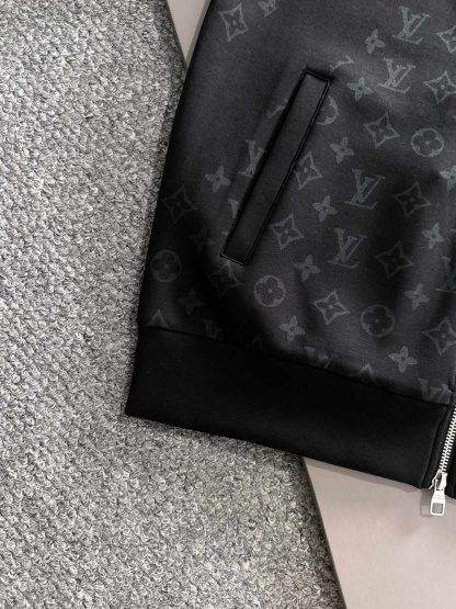 ルイ・ヴィトン「Louis Vuitton」秋コレクション ジャケット