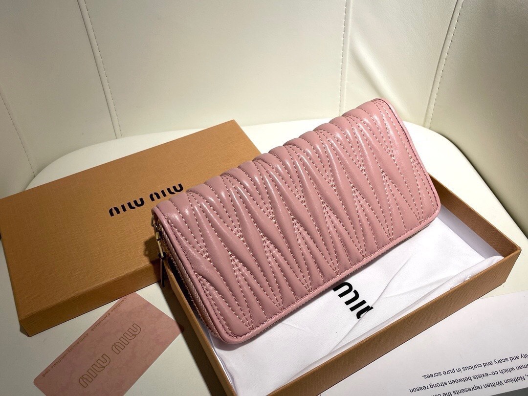 ミュウミュウ「Miu Miu」ミュウミュウ ラムスキン フラップバッグ 5550 / ショルダーバッグ