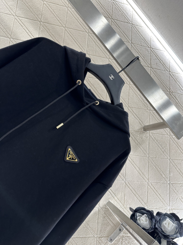 プラダ「Prada」レディース カジュアルスポーツセット