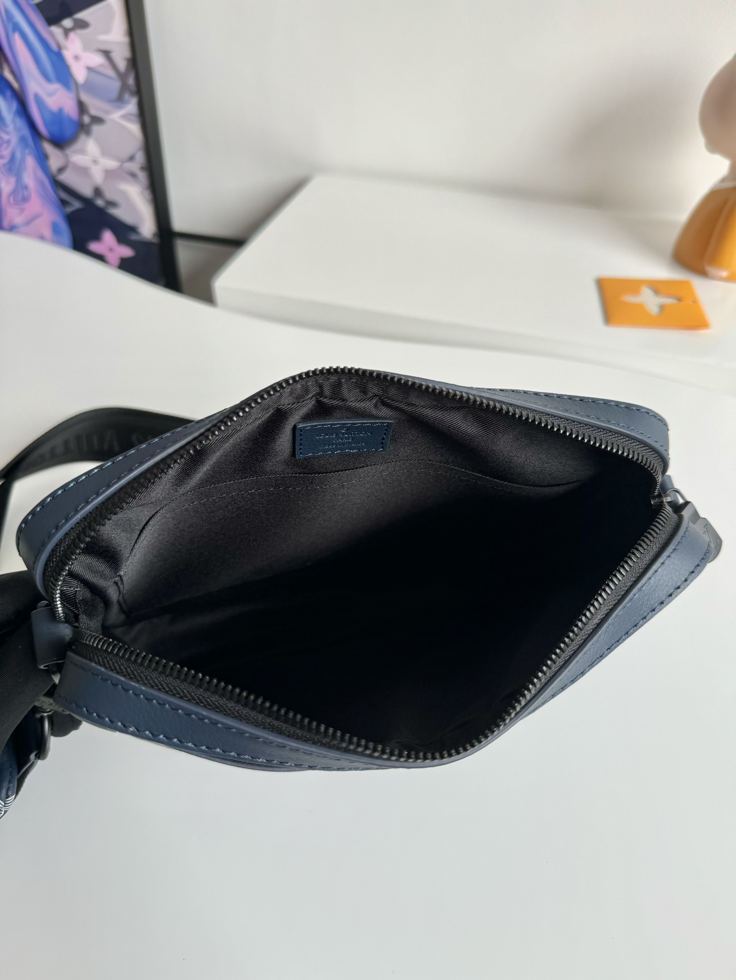 ルイ・ヴィトン「Louis Vuitton」スタイリッシュ メッセンジャーバッグ