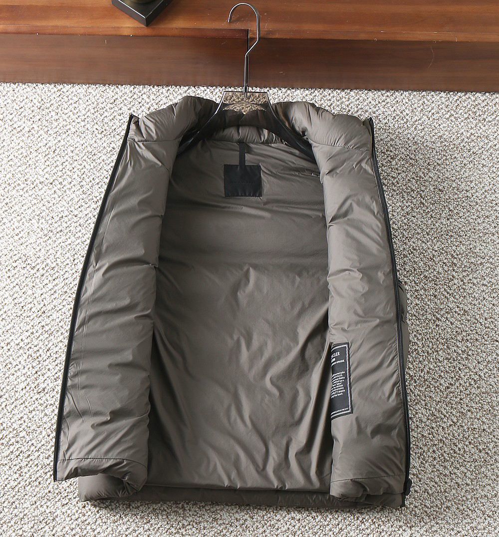 モンクレール「Moncler」秋冬 ダウンベストアウター