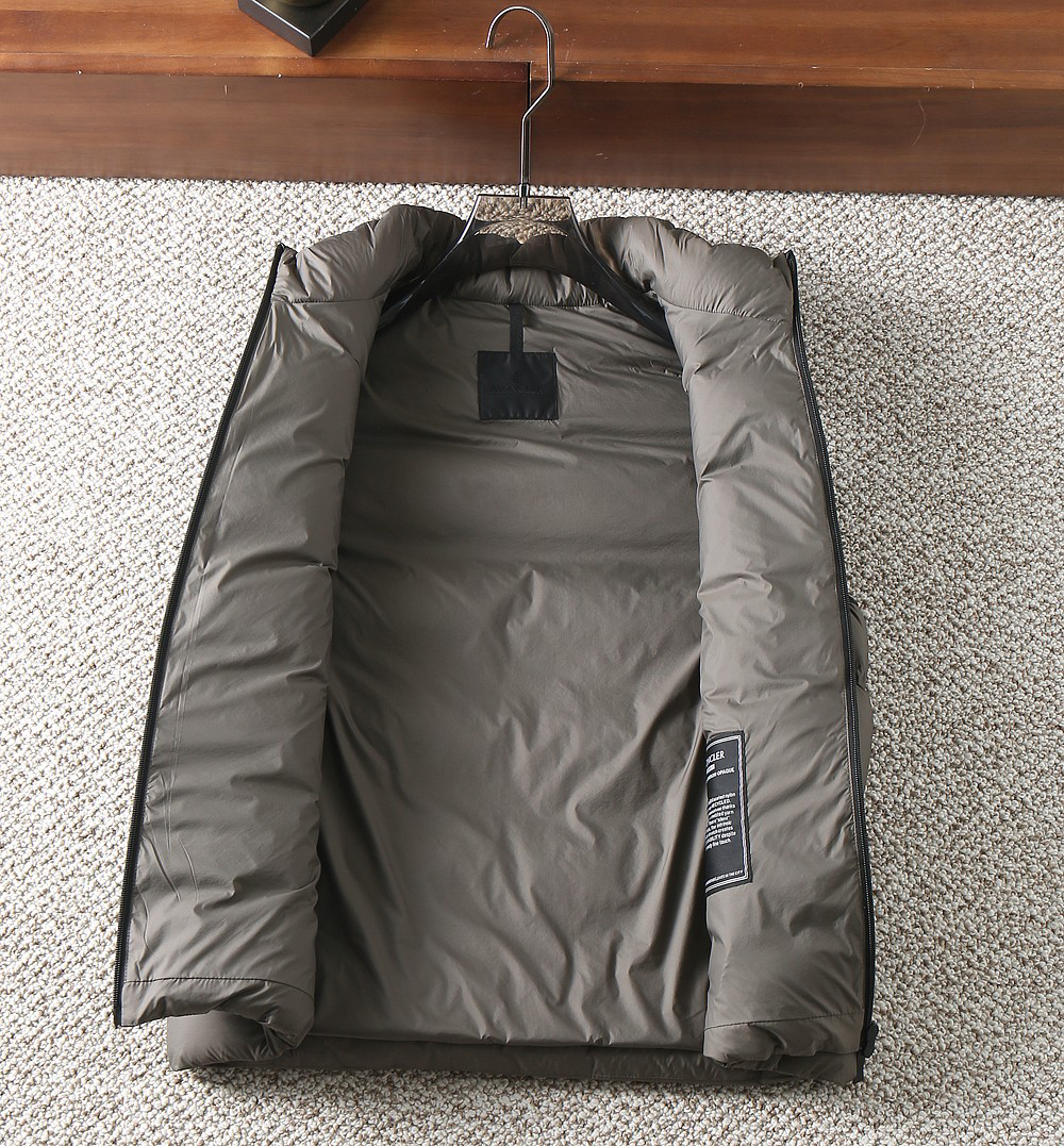 モンクレール「Moncler」秋冬 ダウンベストアウター