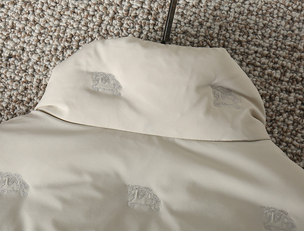 バーバリー「Burberry」秋冬 クイルティッドダウンジャケット