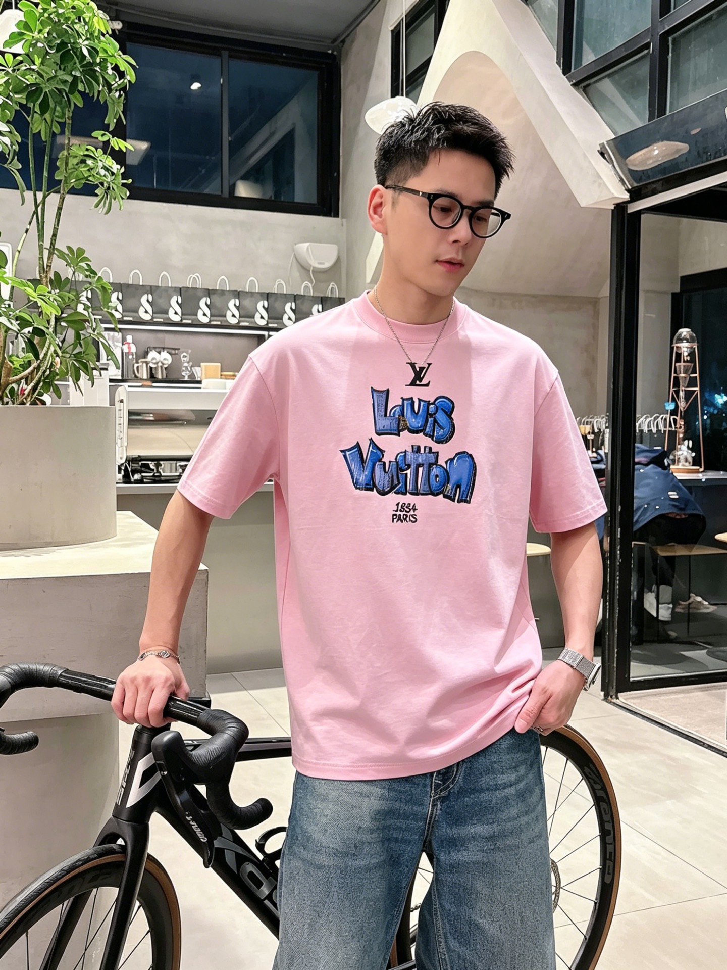 ルイ・ヴィトン「Louis Vuitton」ロゴプリントTシャツ / ショートスリーブ クルーネック
