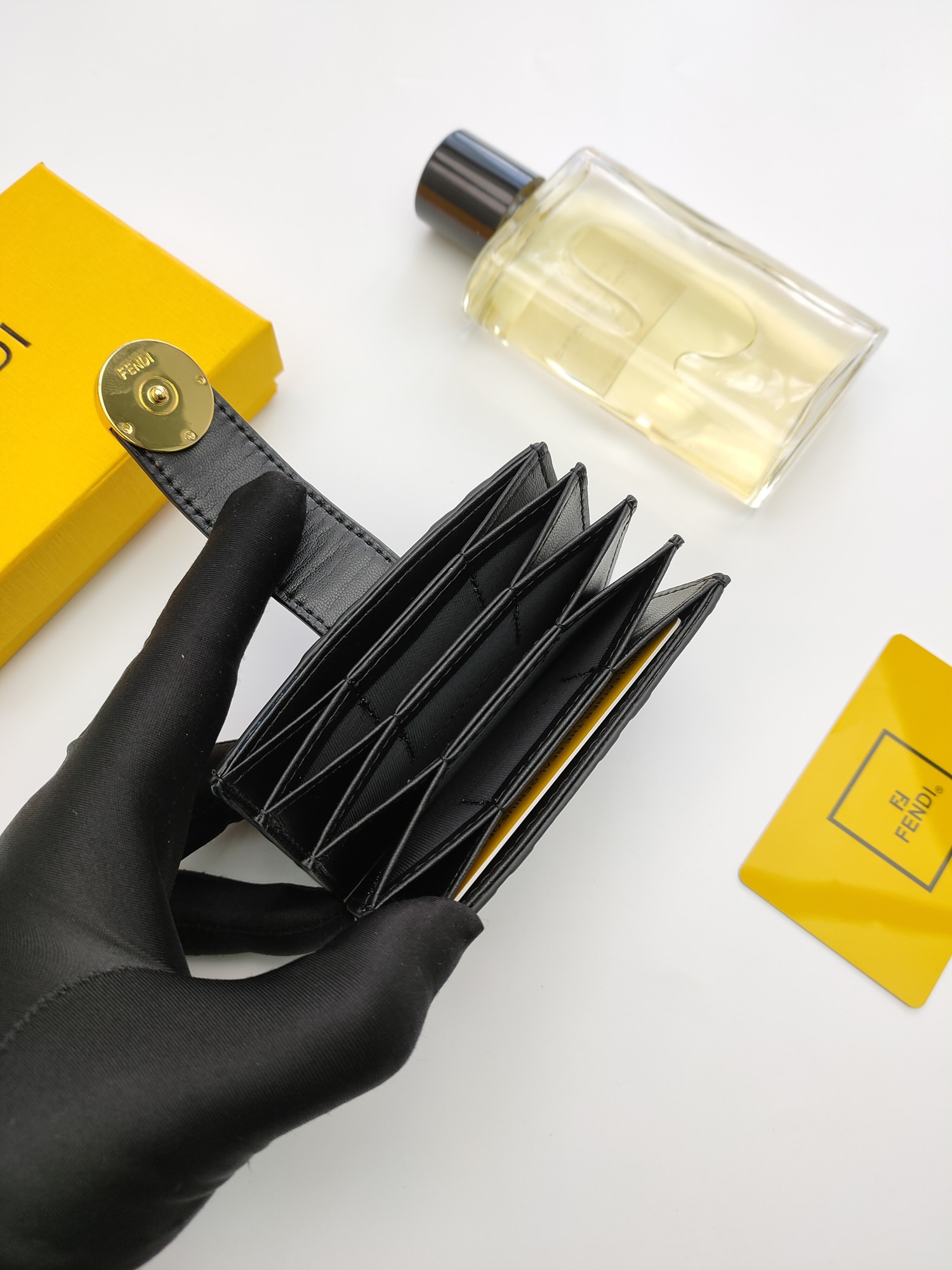 フェンディ「Fendi」フェンディ F is Fendi カードケース / カードホルダー