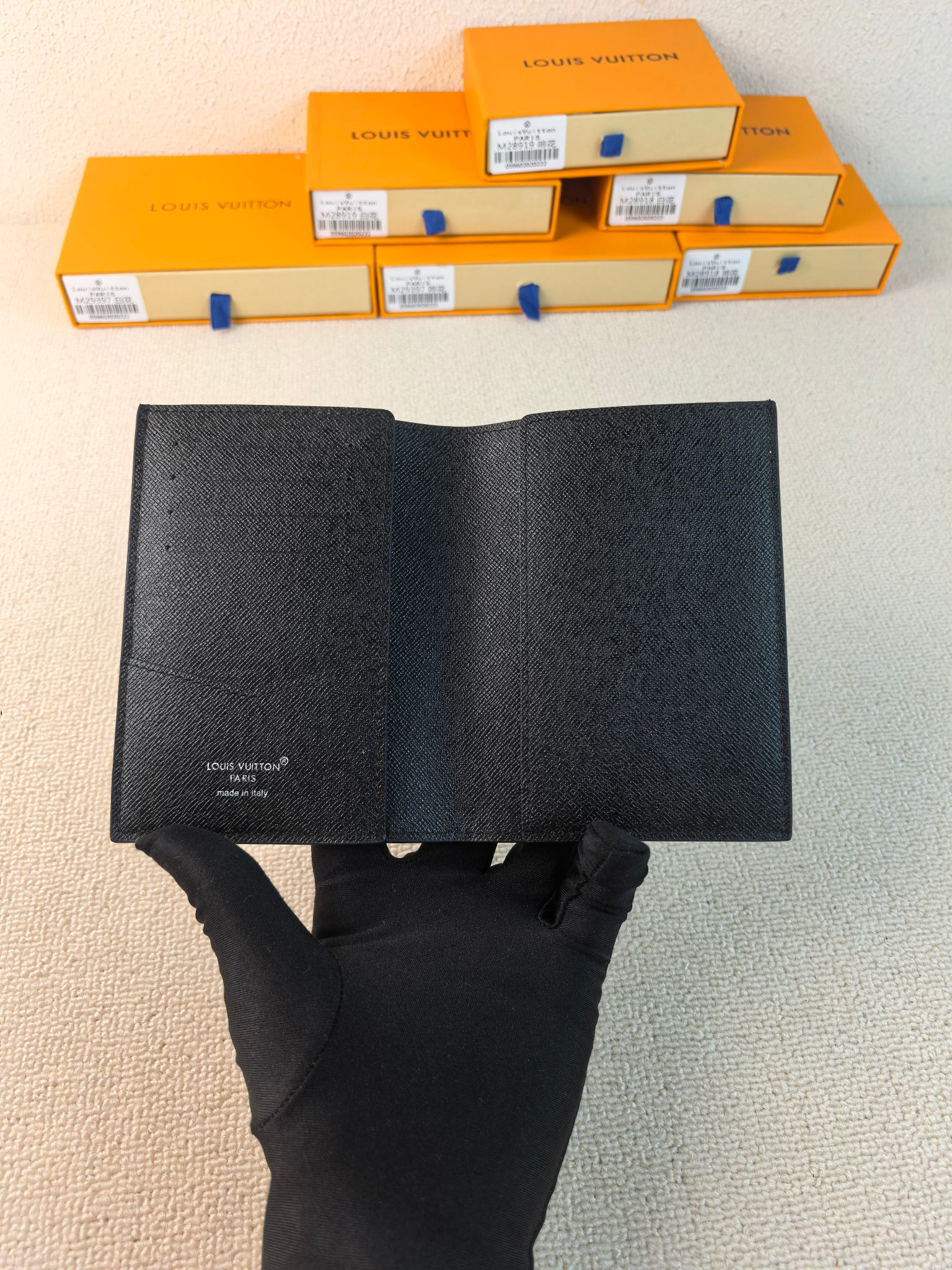 ルイ・ヴィトン「Louis Vuitton」ルイ・ヴィトン モノグラム エデン パスポートカバー M29397 / パスポートケース