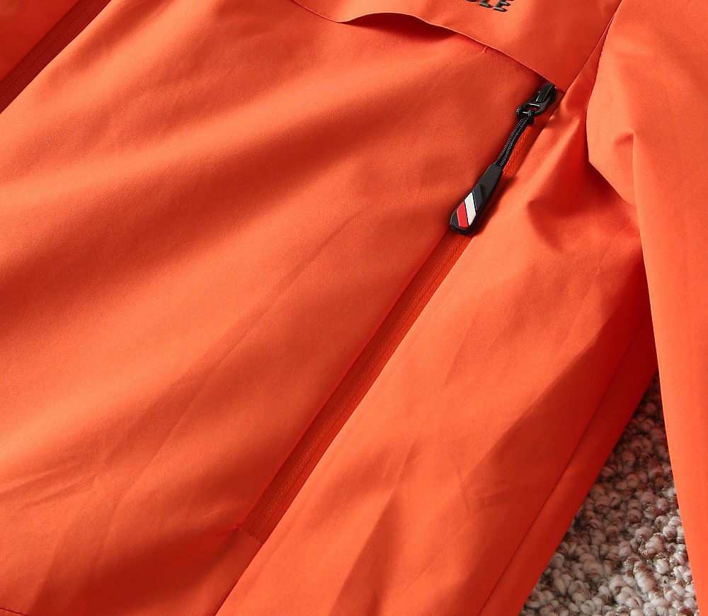 モンクレール「Moncler」秋のスタイル フード付きジャケット