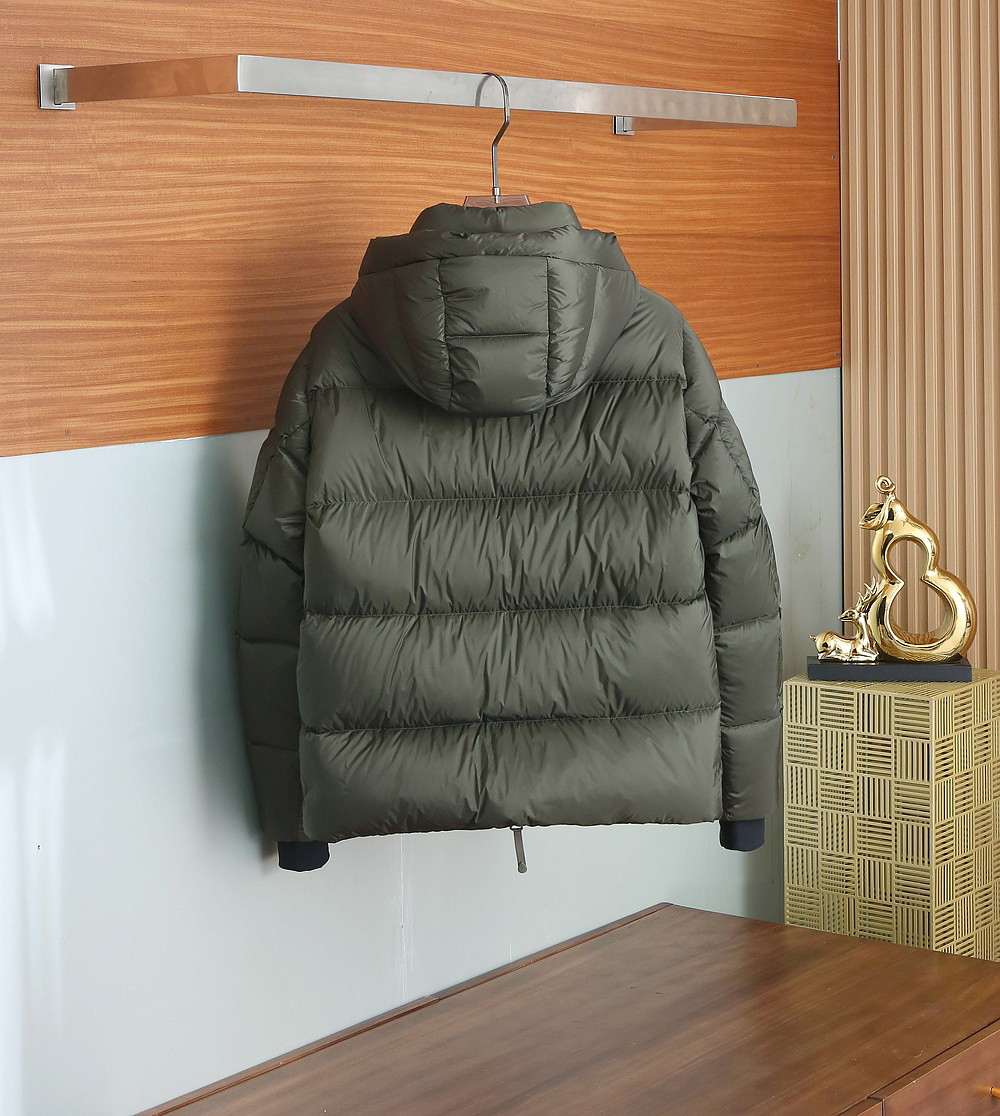 バーバリー「Burberry」秋冬 クイルティッドダウンジャケット