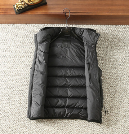 モンクレール「Moncler」秋冬 ダウンベストアウター