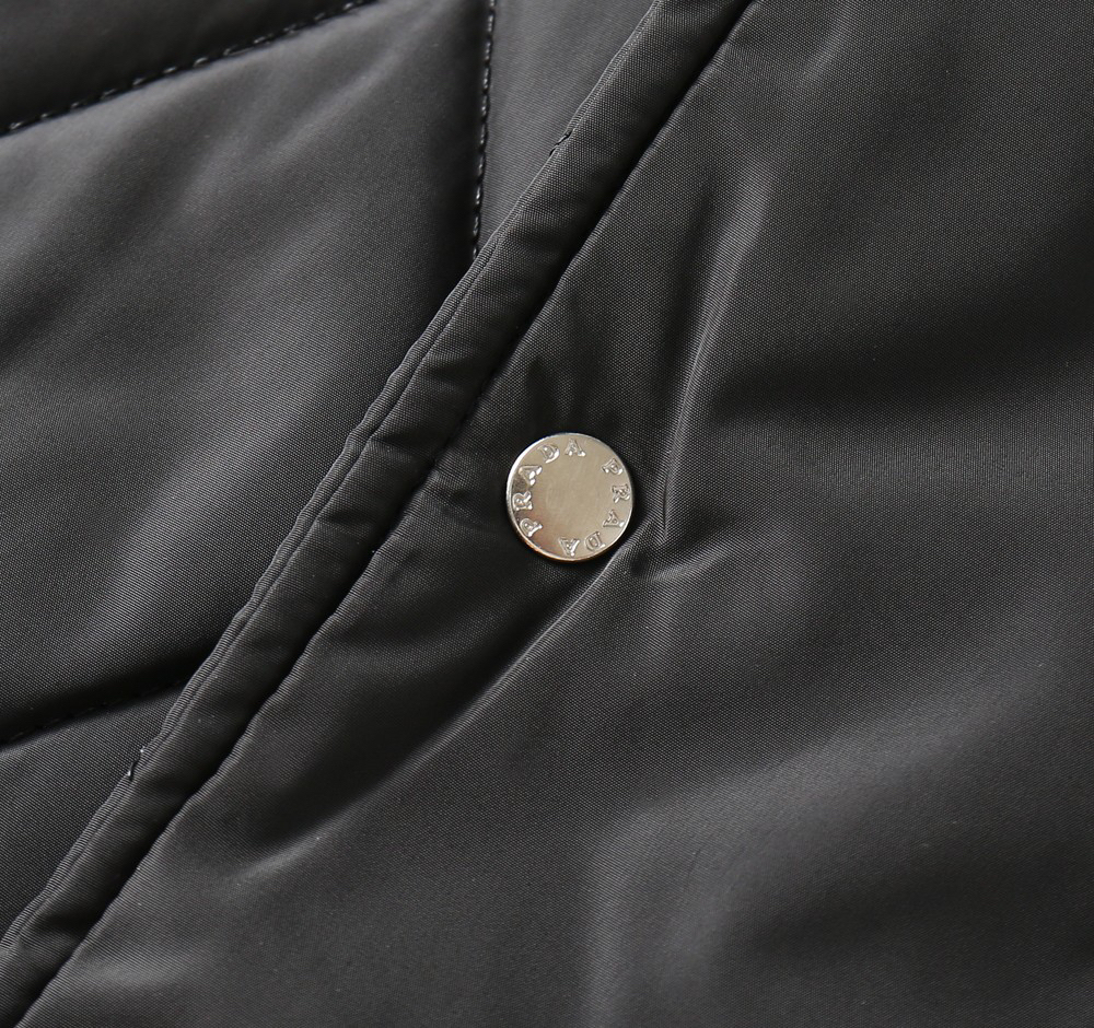 プラダ「Prada」秋の綿入りジャケット