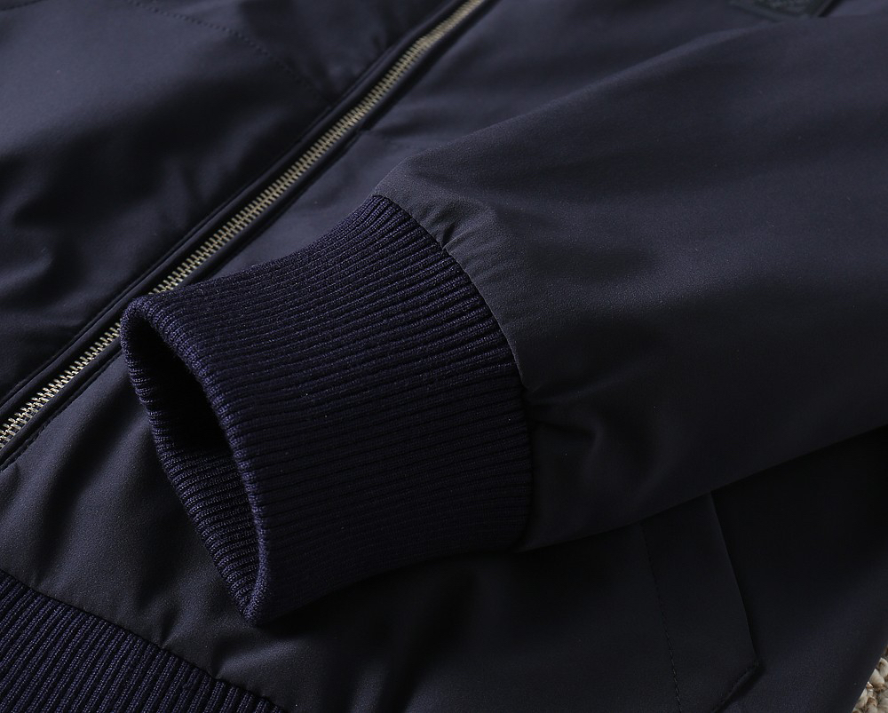 ルイ・ヴィトン「Louis Vuitton」秋冬コレクション クイルテッド ジャケット