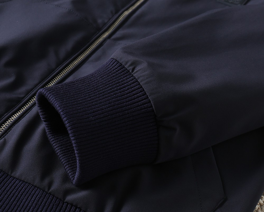 ルイ・ヴィトン「Louis Vuitton」秋冬コレクション クイルテッド ジャケット