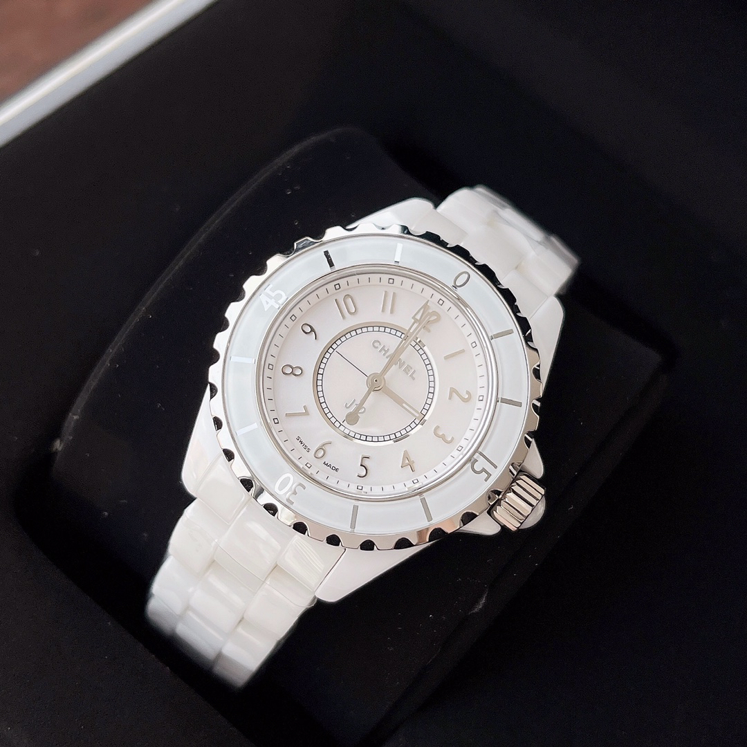 シャネル「Chanel」J12 キャリバー 33MM