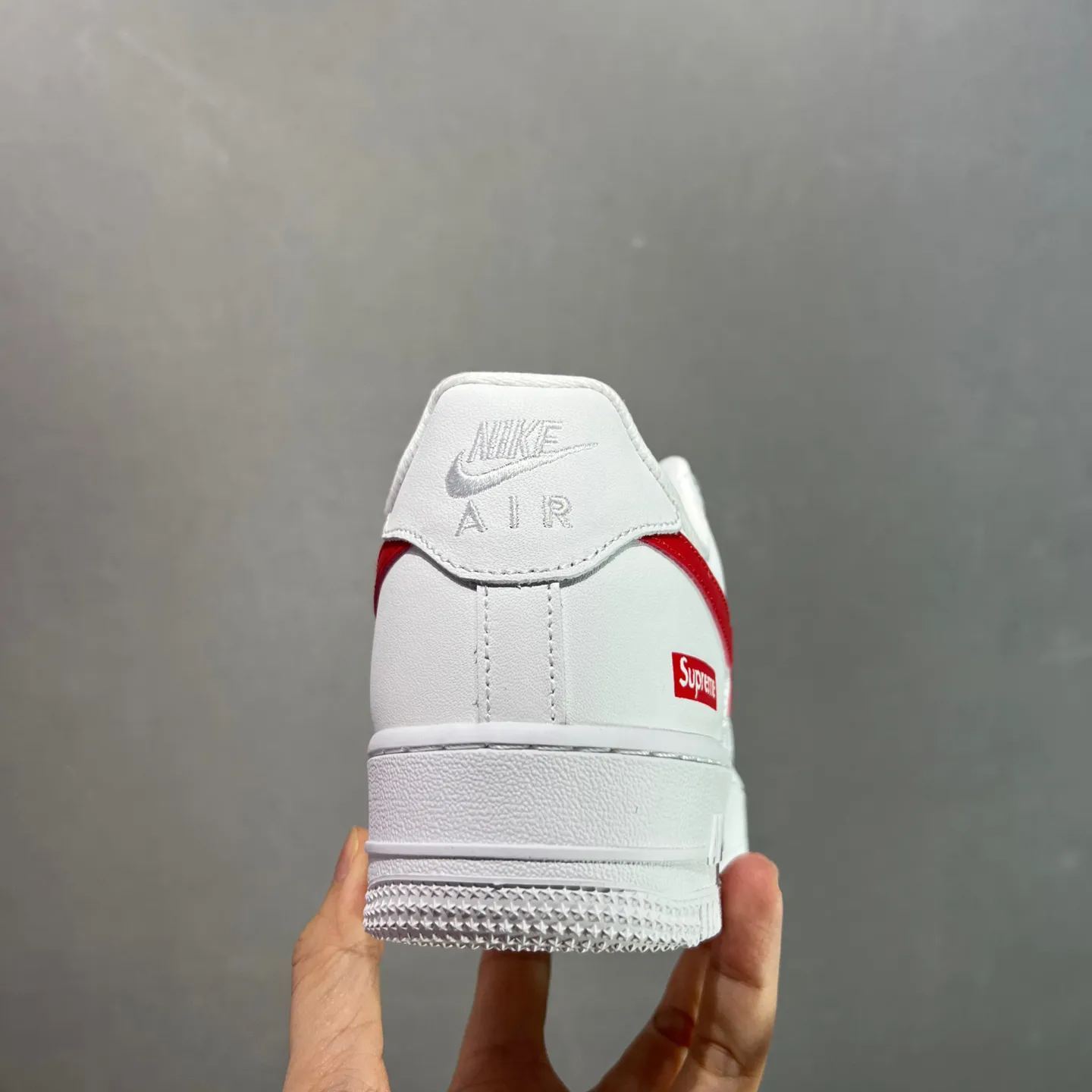 【日本未入荷】「コラボモデル」Supreme × Nike Air Force 1 Low スニーカー